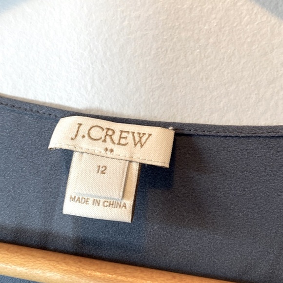 J Crew Cap-sleeve Shirttail Blouse Women’s 12 Gray Basic Lightweight Semi Sheer - Picture 7 of 13